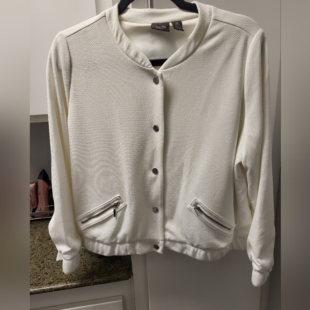 Chico's Traveler Collection Size 2 Bomber Jacket